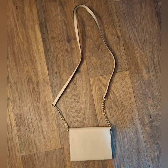 Kate Spade Cedar Street Monday Clocktower Chain Strap Leather Crossbody Bag. - Picture 8 of 16